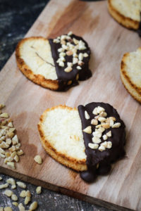 עוגיות קוקוס טבעוניות ללא גלוטן כשרות לפסח