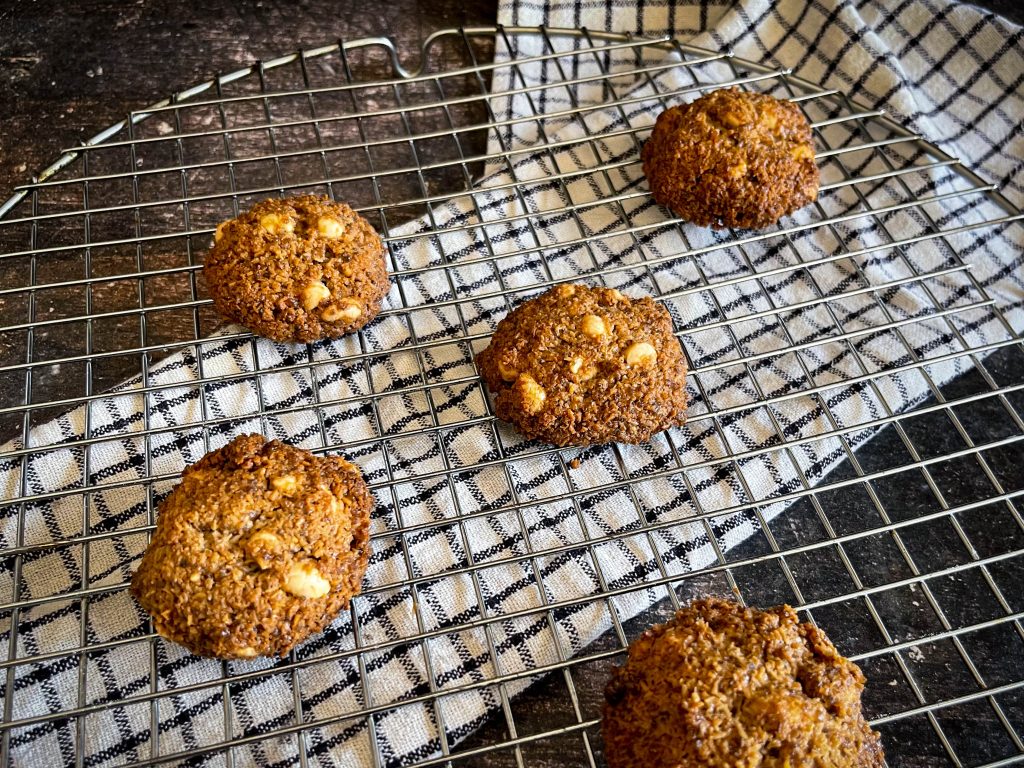 עוגיות קוקוס וטחינה טבעוניות ללא גלוטן - ב 5 רכיבים בלבד