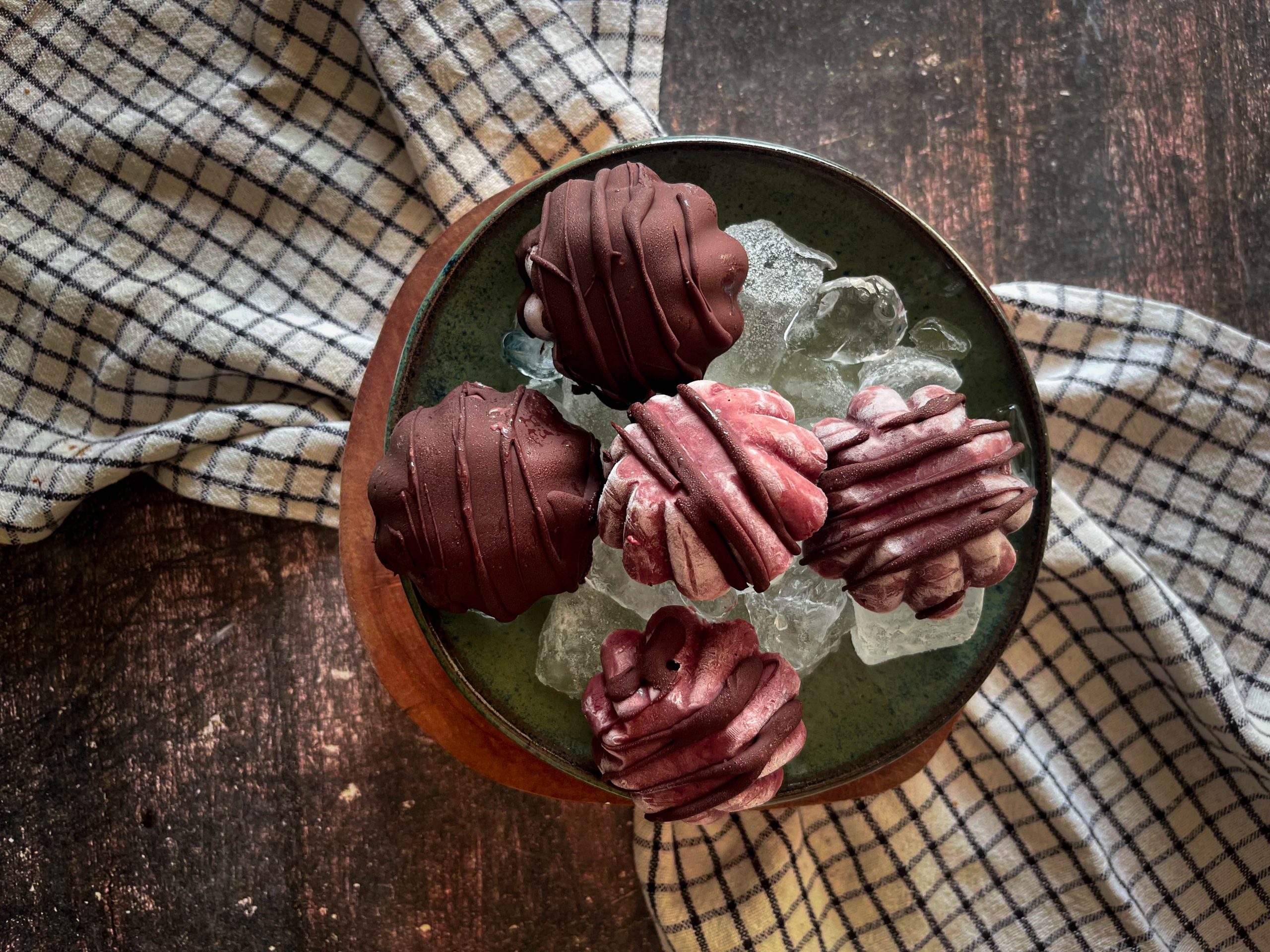 גלידוניות שוקולד ופירות יער טבעוניות בריאות - ללא גלוטן וקלות להכנה