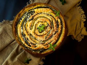 קיש זוקיני טבעוני עם קמח כוסמין מלא - קיש קישואים טבעוני מושלם - VegaNati